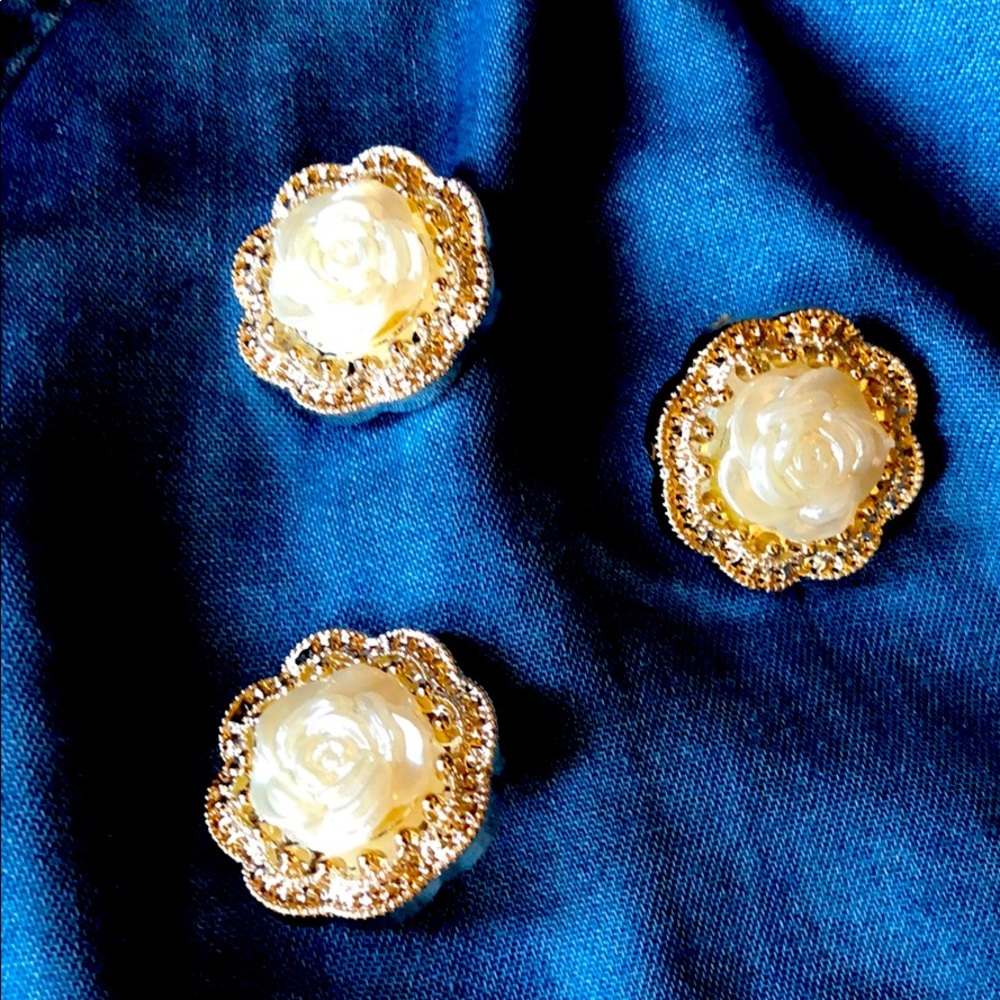 NEW! Denim button down blouse